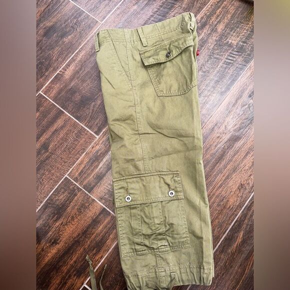 Levi’s jeans Capri chinos Olive Green Cargo Pants NWOT sz S - Picture 6 of 8